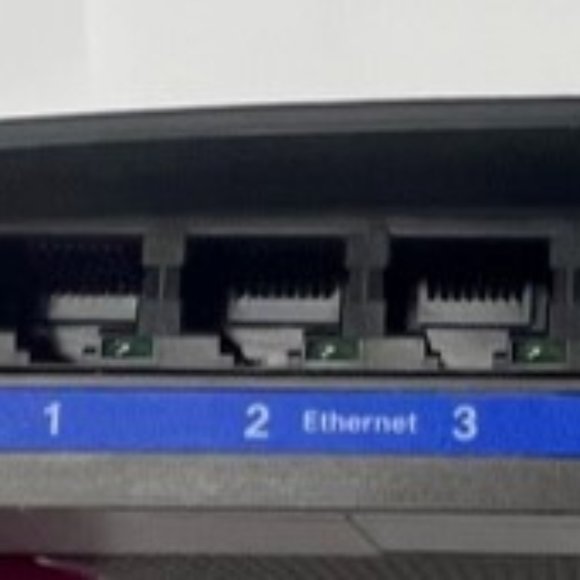 Cisco Linksys E2500 N600 wireless router 4 port - Picture 5 of 5